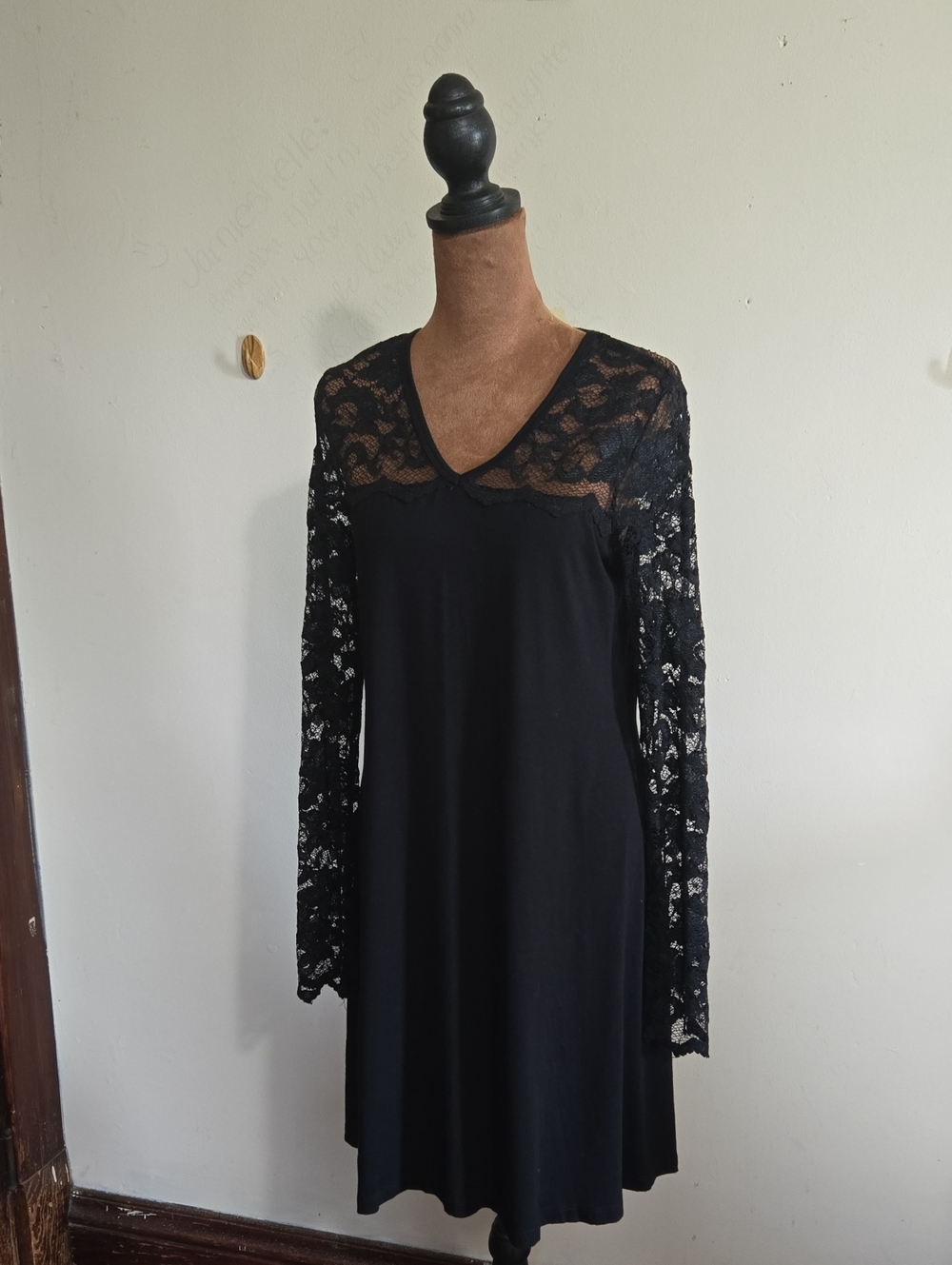 DR41 Karen Kane Black Swing Dress Jersey Sheer Lace V-Neck Little Black Dress